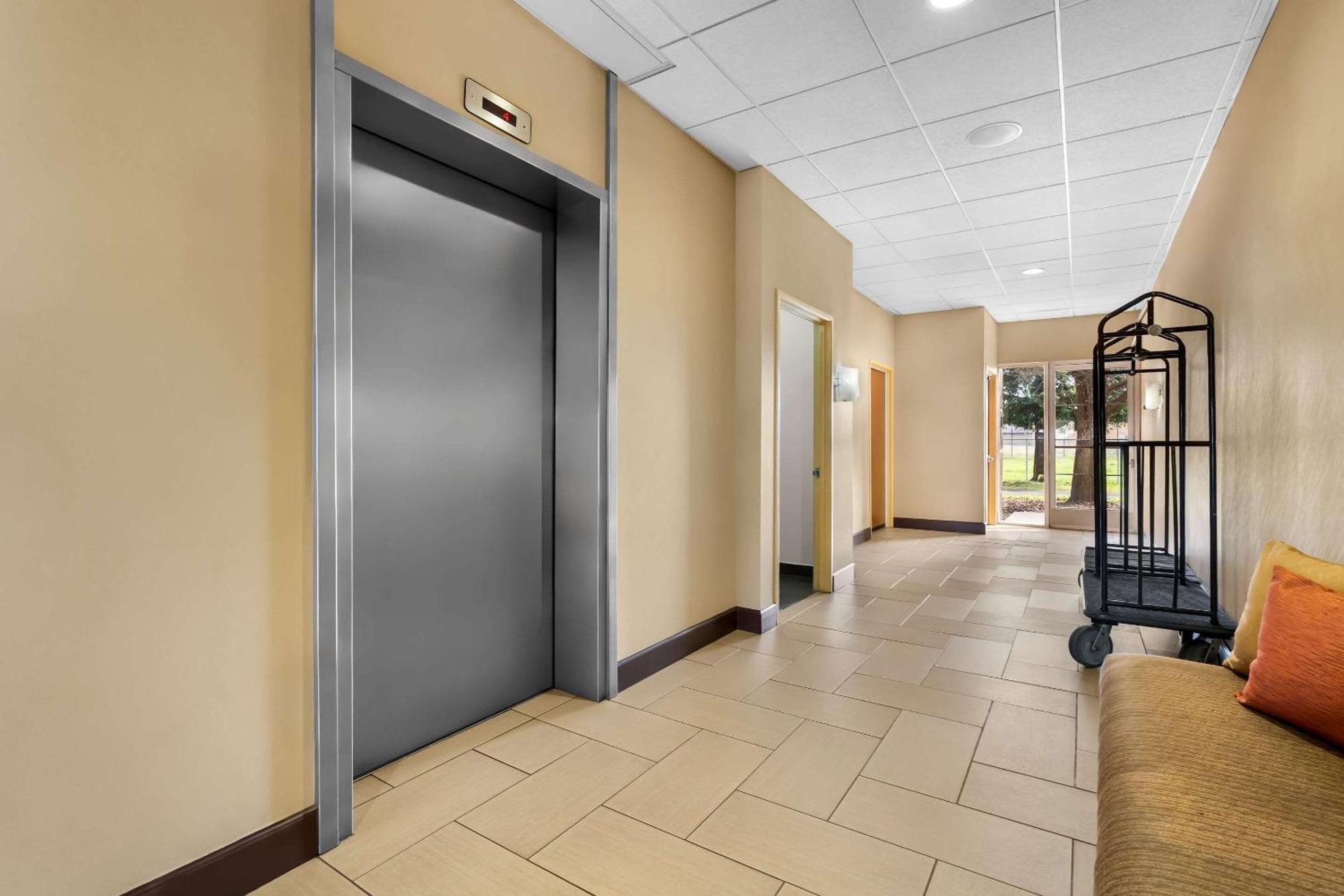 Comfort Suites Clovis Εξωτερικό φωτογραφία