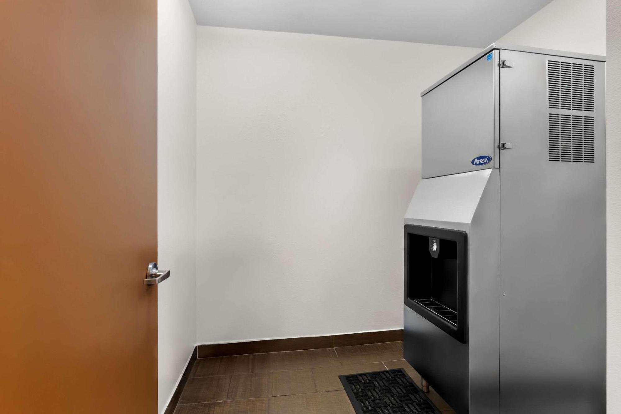 Comfort Suites Clovis Εξωτερικό φωτογραφία